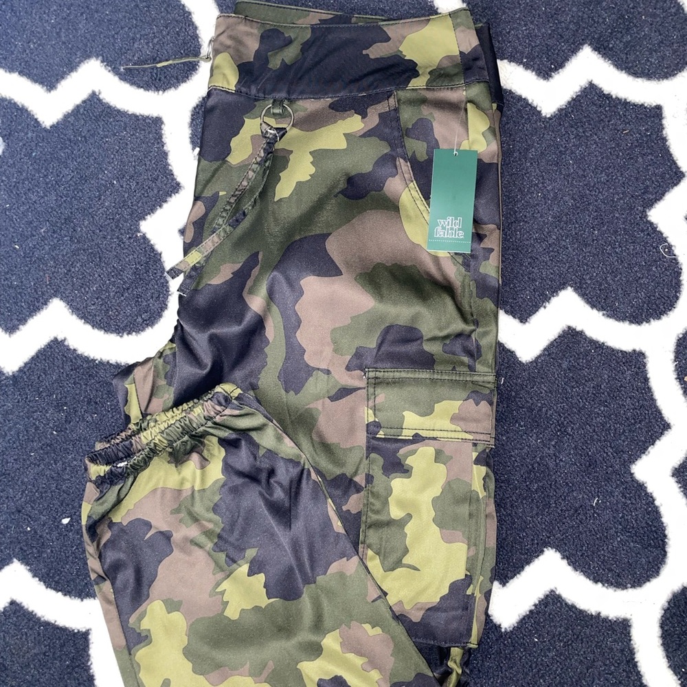 Green camo cargo joggers